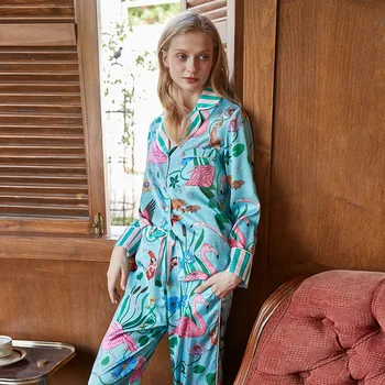 Женская Весенне-летняя пижама из искусственного шелка, Кардиган с отворотом и длинным рукавом с мультяшным принтом Фламинго, Свободная домашняя одежда для отдыха