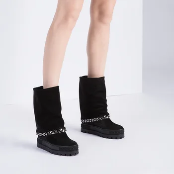 Сапоги средней длины в европейском и американском стиле, увеличивающие рост на 8 см, с бисквитной подошвой, женская обувь 2022 года, украшенная металлической цепочкой