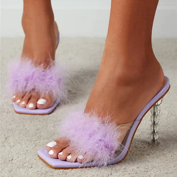 Странный Стиль, Прозрачные тапочки на высоком каблуке, Модные Фиолетовые Летние Сандалии с мехом и пером, Обувь с открытым носком, Женские слайды